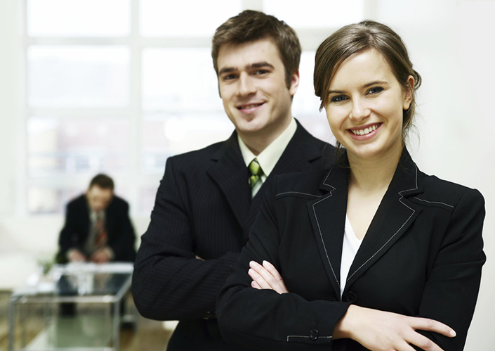 Jeune couple de professionnels